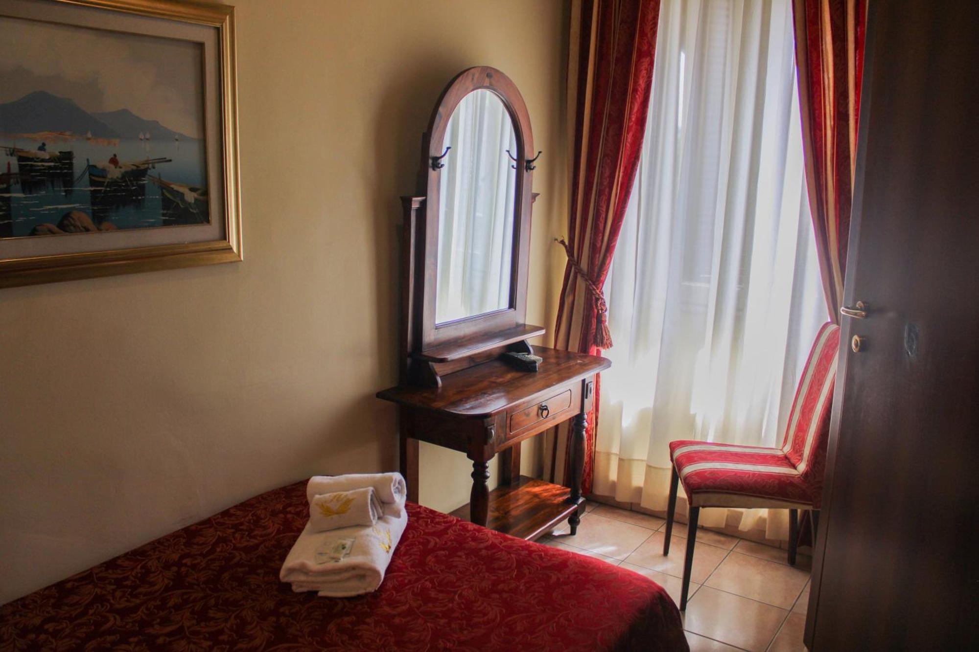 Hotel Sicilia Milan Exterior photo